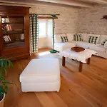 Holiday home Domaine De Fangal, Pgeonnier 2p, Maison 8p - Piscine 25m - Climatises