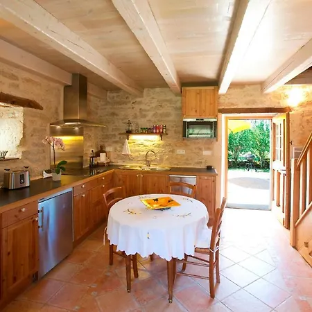 Domaine De Fangal, Pgeonnier 2p, Maison 8p - Piscine 25m - Climatisés Septfonds