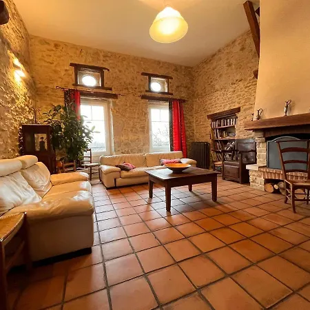 Domaine De Fangal, Pgeonnier 2p, Maison 8p - Piscine 25m - Climatises 別荘