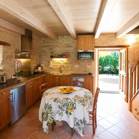 Domaine De Fangal, Pgeonnier 2p, Maison 8p - Piscine 25m - Climatises 別荘 Septfonds