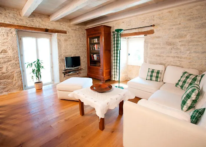 Domaine De Fangal, Pgeonnier 2p, Maison 8p - Piscine 25m - Climatises