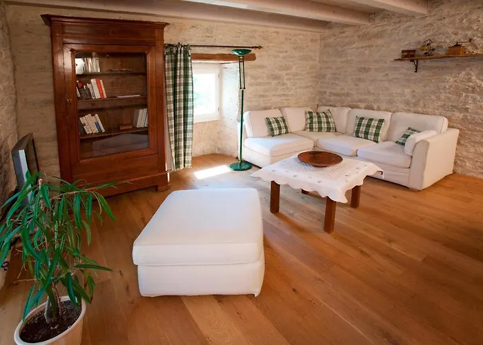 Dom wakacyjny Domaine De Fangal, Pgeonnier 2p, Maison 8p - Piscine 25m - Climatises