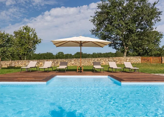Domaine De Fangal, Pgeonnier 2p, Maison 8p - Piscine 25m - Climatises Dom wakacyjny