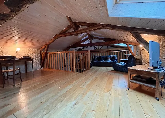 Feriehus Domaine De Fangal, Pgeonnier 2p, Maison 8p - Piscine 25m - Climatises Septfonds