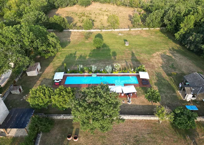 Domaine De Fangal, Pgeonnier 2p, Maison 8p - Piscine 25m - Climatises Dom wakacyjny Septfonds